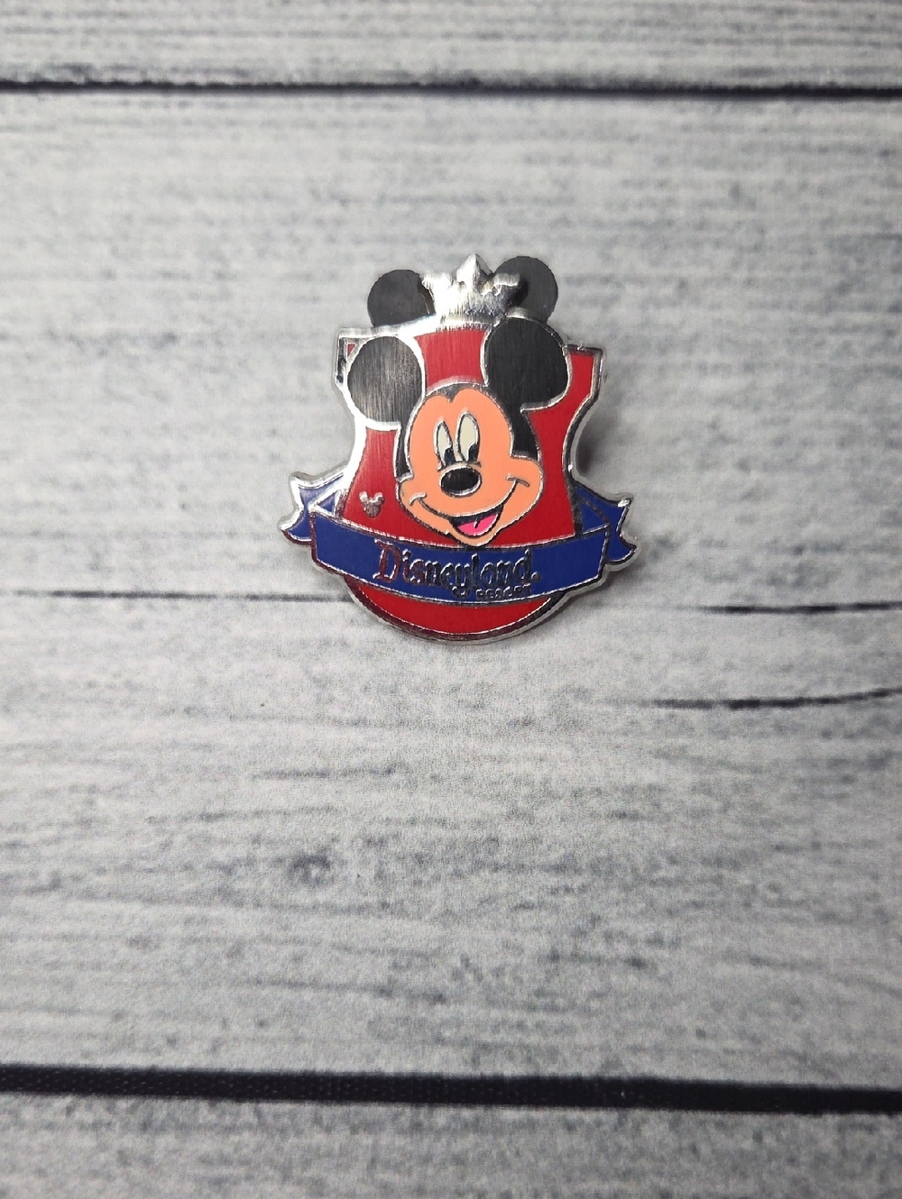 Disneyland Hidden Mickey 1 Of 5 2012 Mickey Mouse Crest Trading Pin